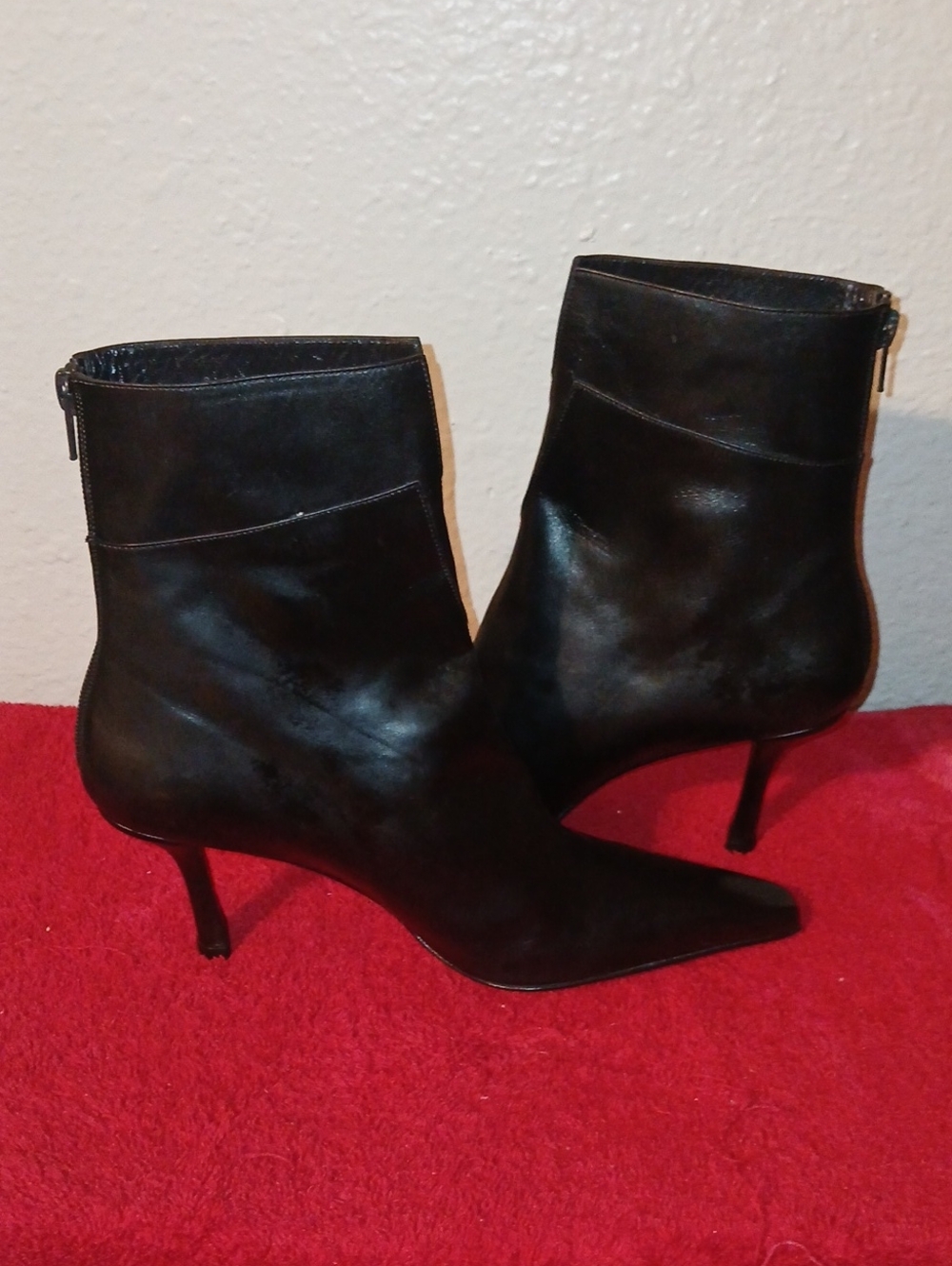 Stuart Weitzman Black Pointed Toe Leather Ankle Boots - Picture 4 of 14